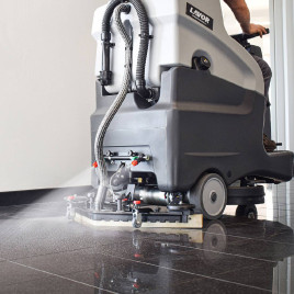 Самоходная поломоечная машина LAVOR Professional Comfort XXS 66 IDS