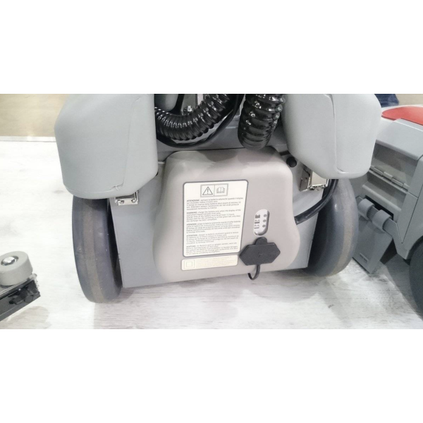 Поломоечная машина Comac Vispa 35 B