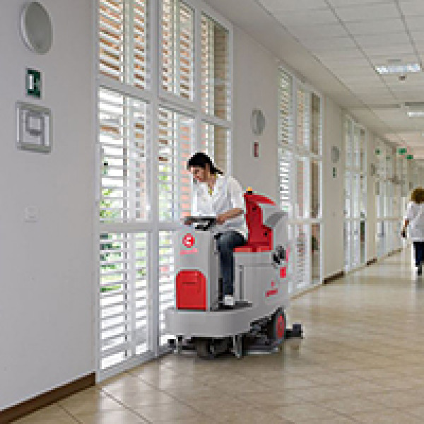 Поломоечная машина Comac INNOVA 85 B