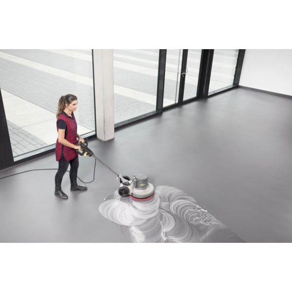 Однодисковая низкоскоростная машина Karcher BDS 43/150 C Classic with tank Однодисковая низкоскоростная машина Karcher BDS 43/150 C Classic with tank