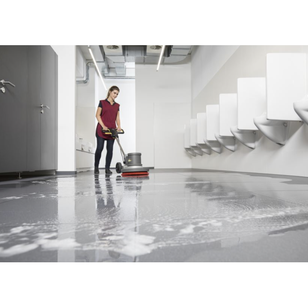 Однодисковая низкоскоростная машина Karcher BDS 43/150 C Classic with tank Однодисковая низкоскоростная машина Karcher BDS 43/150 C Classic with tank