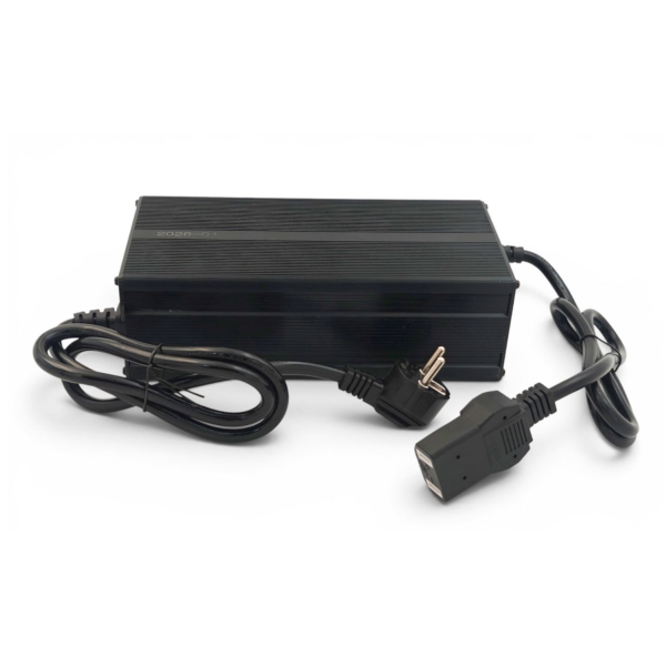 Зарядное устройство Rutrike для литиевых LiFePo4 аккумуляторов 60V 100Ah 20A (73V) SB120